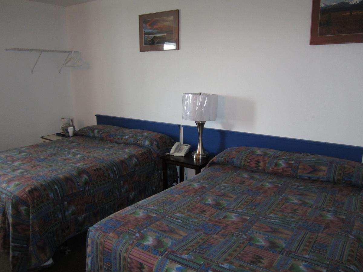 Nisutlin Trading Post Motel Teslin Habitación foto