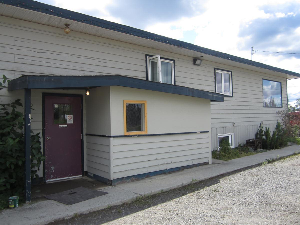 Nisutlin Trading Post Motel Teslin Exterior foto