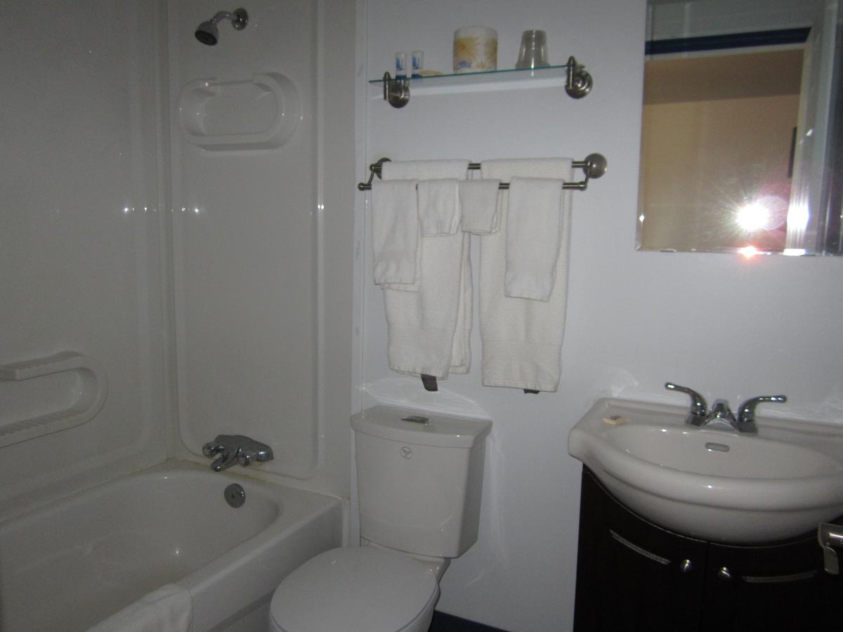 Nisutlin Trading Post Motel Teslin Habitación foto